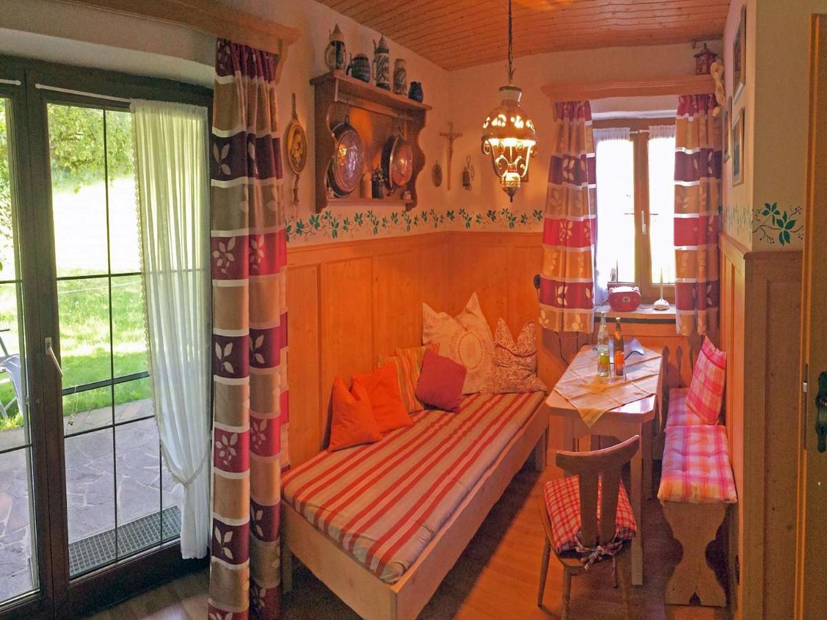 Weissenhof | Chiemgau Karte Villa Rottau Rum bild